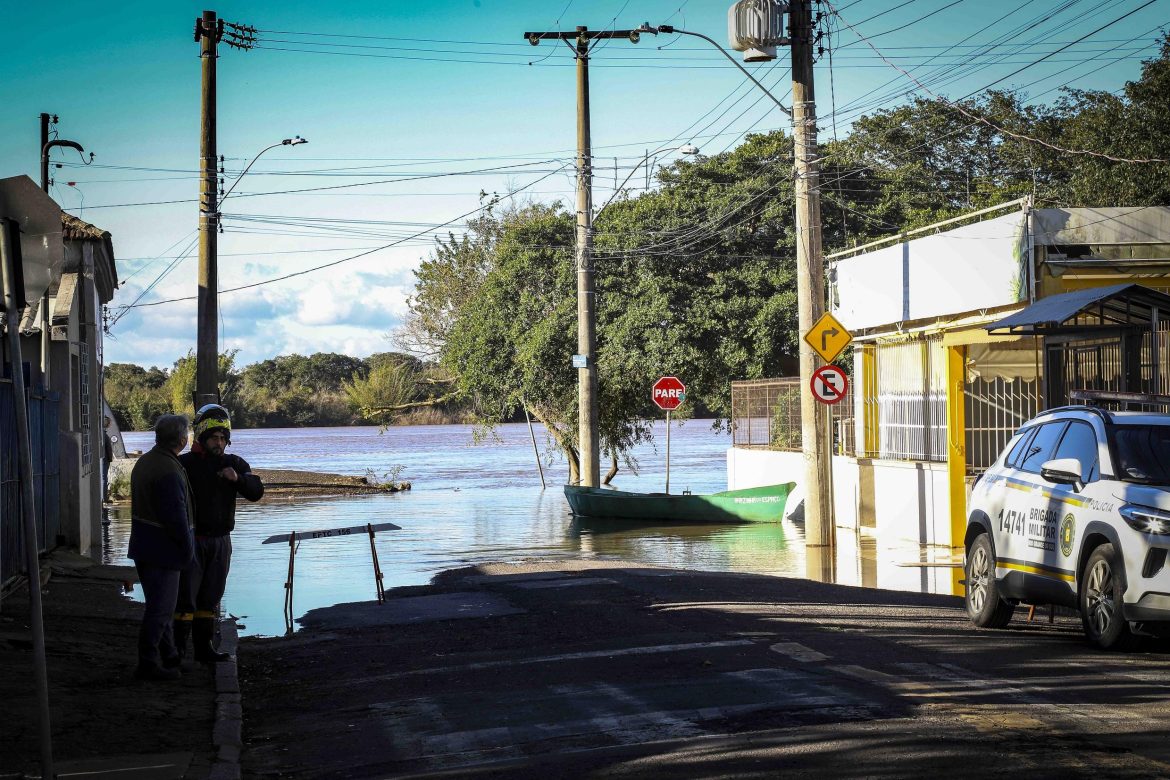 guaiba-segue-em-oscilacao-e-mantem-risco-de-inundacoes-em-porto-alegre